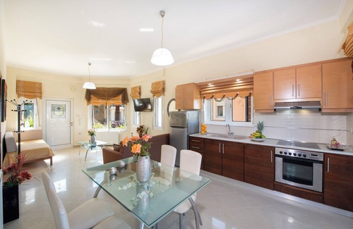 Kamisiana Apartment | Socrates Holidays Apt. 1 with Pool near the Beach