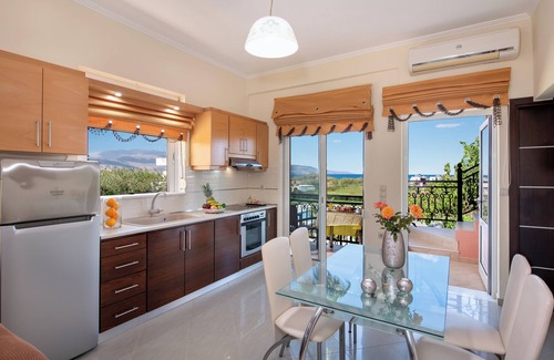 Kamisiana Apartment | Socrates Holidays Apt. 1 with Pool near the Beach