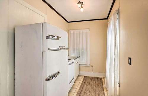 Sodus Point Cottage | Sodus Point Escape w/Yard: Walk to Lake Ontario