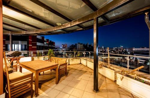 Studentski Grad Apartment | Sofia Luxury 3-Bed Penthouse Apartment Sleeps 6