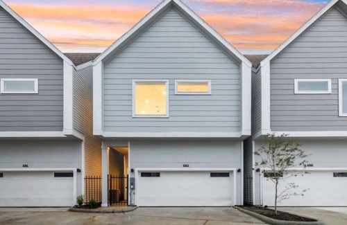 North Houston House | SOHO Gardens - Gated Community - Hidden Gem