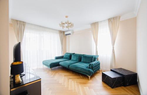 Oradea Apartment | Soho Luxe Hideaway