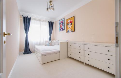 Oradea Apartment | Soho Luxe Hideaway