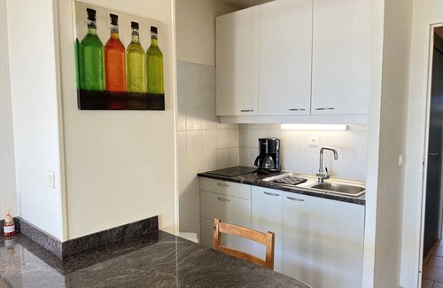 Montpellier Apartment | Sol-y-Days Escale, crossing apartment facing the sea