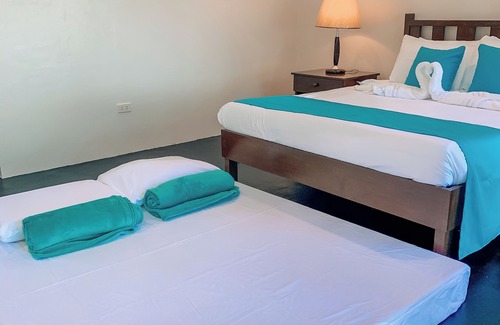 Zamboanguita Resort | Solaj 4 bedroom resort with WiFi, AC in Zamboanguita near Apo Island and Dauin
