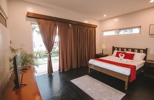 Zamboanguita Resort | Solaj 4 bedroom resort with WiFi, AC in Zamboanguita near Apo Island and Dauin
