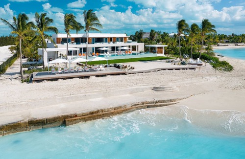 Leeward Settlement Villa | Sole e Mare | Beach Front - Located in Wonderful Grace Bay with Private Pool