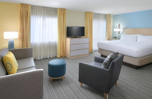 Blue Ash Hotel | Sonesta ES Suites Cincinnati - Blue Ash