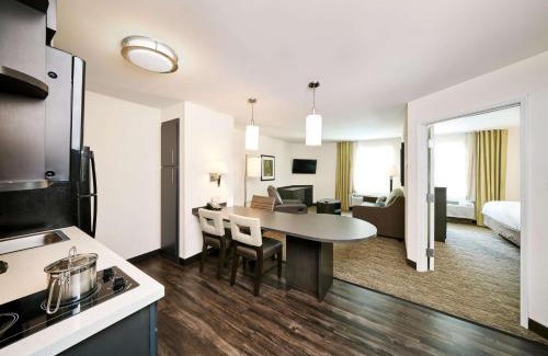 Gateway Hotel | Sonesta Simply Suites Austin The Domain Area