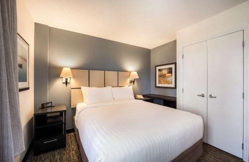 Salt Lake City Hotel | Sonesta Simply Suites Salt Lake City Airport