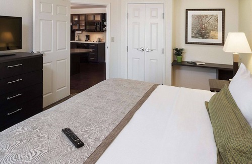 Wichita Hotel | Sonesta Simply Wichita Airport