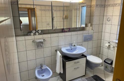 Forchtenberg Apartment | Sonnige Südwohnung mit Terrasse, Badesee