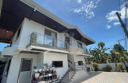 Cordova House | Sonrisa - Golden Meadows by Hiverooms