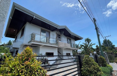 Cordova House | Sonrisa - Golden Meadows by Hiverooms