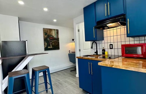 Westgate Apartment | Soothing apartment with AC in vibrant West Palm Beach