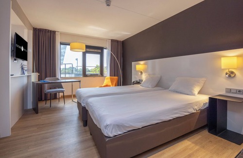 Municipality of Nieuwegein Hotel | Soothing Retreat with Indoor Pool, Free Parking & Relaxing Outdoor Spaces