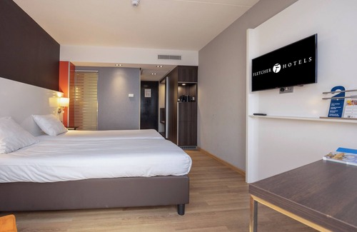 Municipality of Nieuwegein Hotel | Soothing Retreat with Indoor Pool, Free Parking & Relaxing Outdoor Spaces