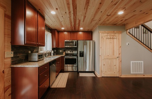 Gatlinburg - Pigeon Forge Cabin | Sophie's hideout in the Great Smoky Mountains