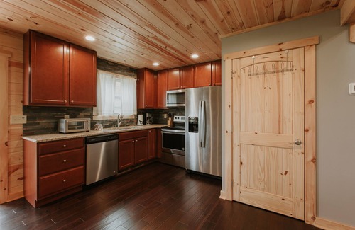 Gatlinburg - Pigeon Forge Cabin | Sophie's hideout in the Great Smoky Mountains