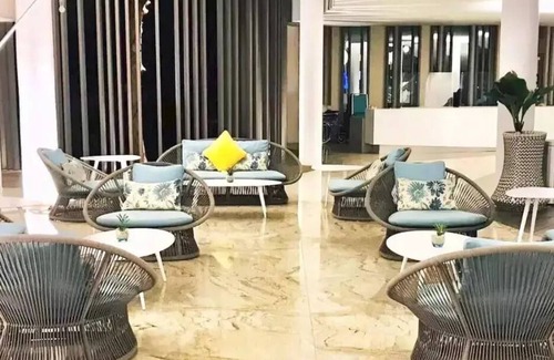 Maribago Condo | Sophisticated and Luxurious Resort - walking distance to the beach!