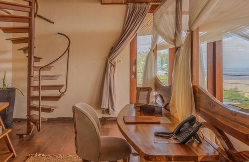 Murka Hotel | Soroi Lions Bluff Lodge