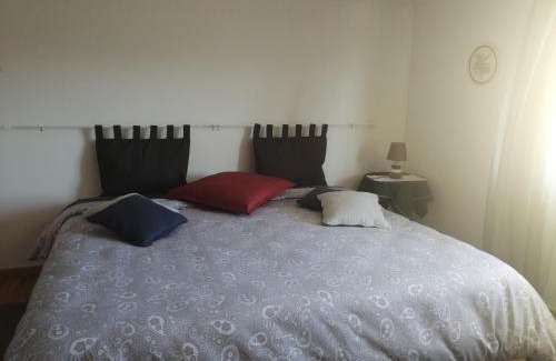 Arruda dos Vinhos House | Sossego e tranquilidade-Valley Guest House-Perto de Lisboa-Estacionamento à porta do alojamento