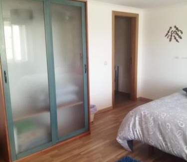 Arruda dos Vinhos House | Sossego e tranquilidade-Valley Guest House-Perto de Lisboa-Estacionamento à porta do alojamento