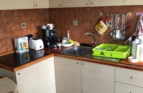 Valverde House | Sottotimpa