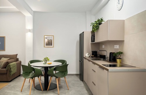 Neapoli Apartment | Soultani 12 Sleek Stay by Harmony HomesAway