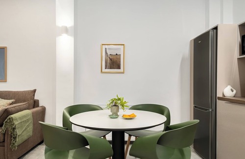 Neapoli Apartment | Soultani 12 Sleek Stay by Harmony HomesAway