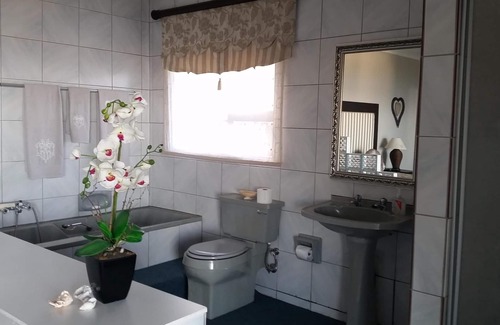 Mossel Bay House | South Aftica's very popular Garden Route home in Mossel