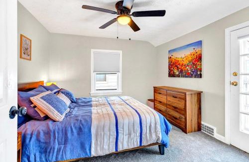 South Euclid House | South Euclid 3BR Cozy Winter Escape