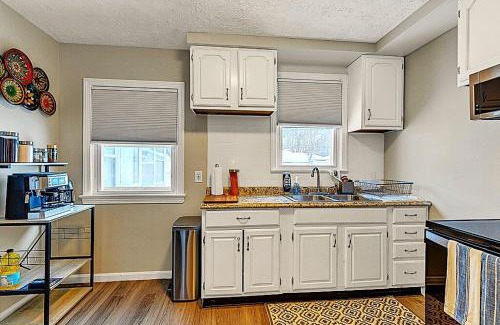 South Euclid House | South Euclid 3BR Cozy Winter Escape