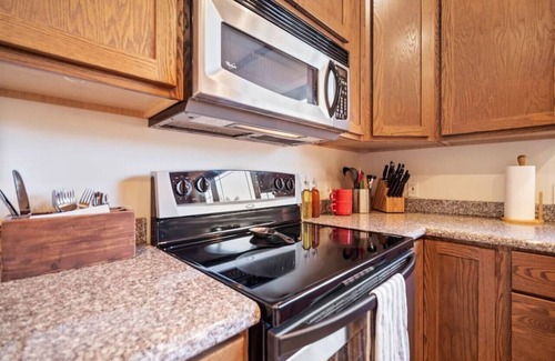 South Perry District House | South Hill Charmer| Perry District| BBQ |Firepit