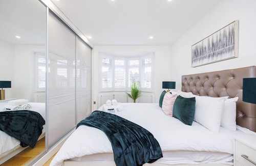 Blendon and Penhill House | South London Luxury Home