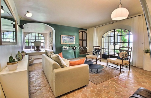 Cabrieres-dʼAigues Other | South Luberon farmhouse for rent, beautiful views of the countryside and absolute peace and quiet