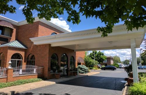 Sandusky Hotel | South Shore Inn