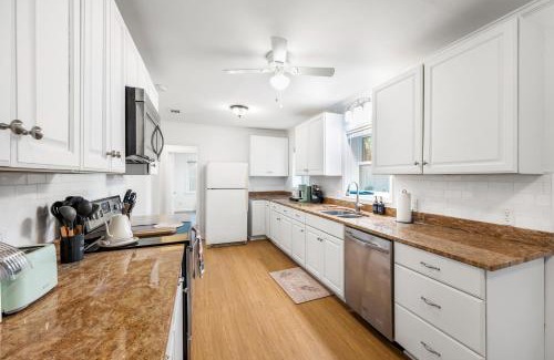 North Charleston Apartment | Southern Charm Getaway- 3BR in Park Circle
