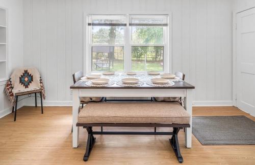 North Charleston Apartment | Southern Charm Getaway- 3BR in Park Circle