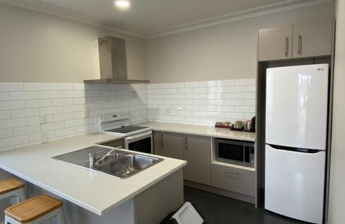 Merivale Hotel | Southern Comfort Motel