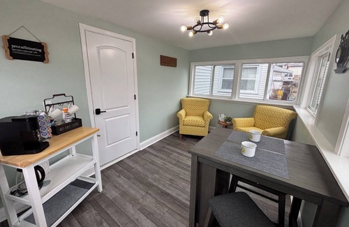 Schnitzelburg House | Southern Family Charmer - Perfect Space & Location with style and comfort!
