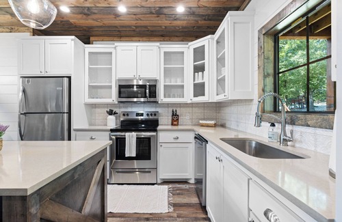 Broken Bow Cabin | Southern Honey in Hochatown/Broken Bow, OK