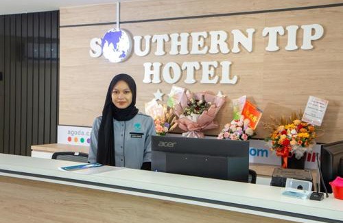 Pontian Hotel | Southern Tip Hotel - City & 100m walk to McDonald's & FREE DOBI