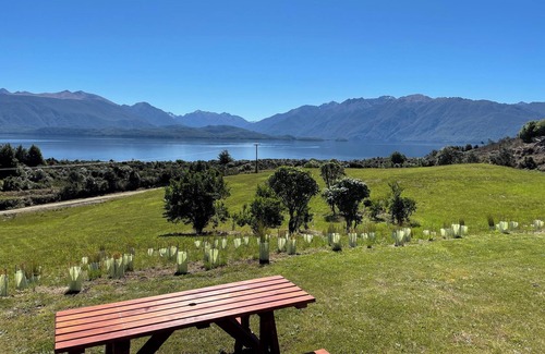 Te Anau House | Southland Sanctuary - Te Anau Holiday Home