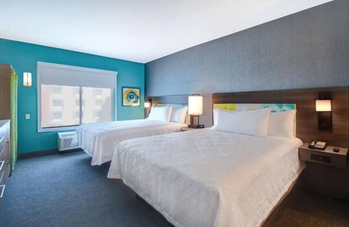 Downtown Tucson Hotel | Southwest Charm: 2 Affordable Units. Parking, Pool. Minutes to Reid Park Zoo!