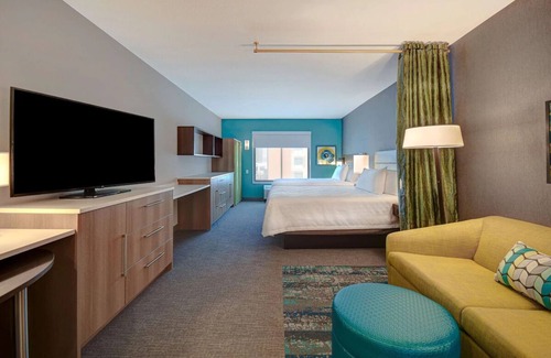 Downtown Tucson Hotel | Southwest Charm: 2 Affordable Units. Parking, Pool. Minutes to Reid Park Zoo!