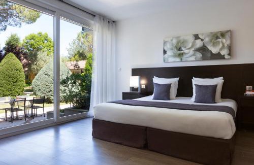 L'Isle-sur-la-Sorgue Hotel | SOWELL HOTELS Domaine de la Petite Isle