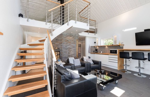 Kvicksund House | Spa cabin with jacuzzi and firewood sauna