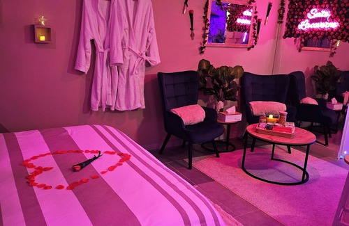 Aiguerelles Apartment | Spa Suite la caverne Romantic suite