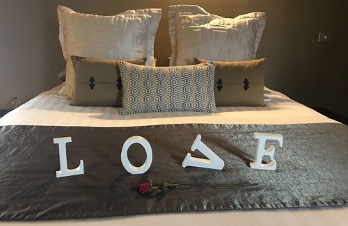 Hepburn House | Spa Suites at Raven
